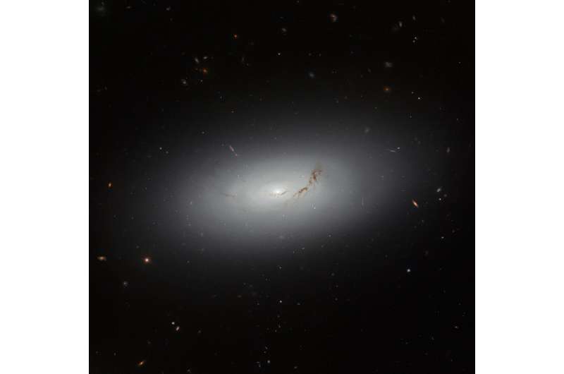 Hubble spots galaxy NGC 3156