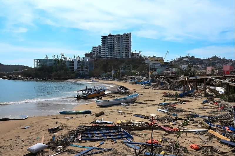 Ураган Отис обрушился на Акапулько, Мексика, когда обрушился на берег 25 октября 2023 года.