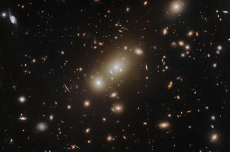Image: Hubble captures cosmic cluster