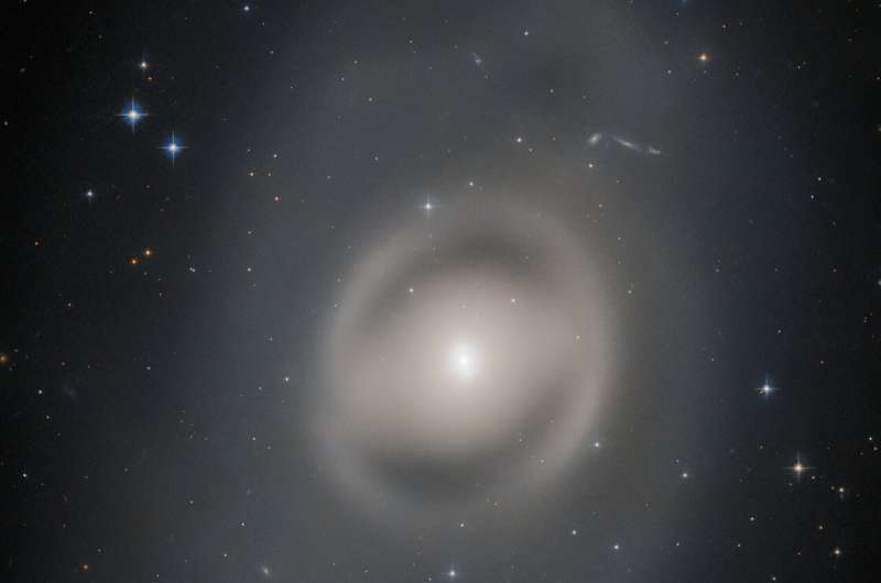 Image: Hubble captures lenticular galaxy NGC 6684