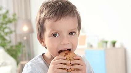 A terapia com xolair injetado pode prevenir alergias alimentares em crianças