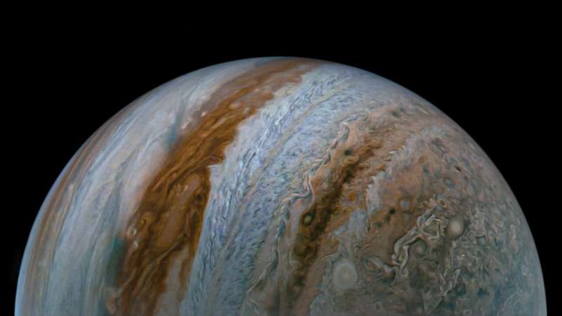 Jupiter's winds penetrate in cylindrical layers Juno-finds-jupiters-wi
