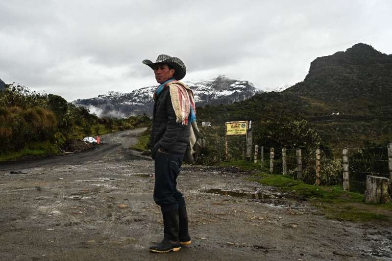 Луис Канон говорит, что он боится извержения вулкана Невадо-дель-Руис, но смирился со своей судьбой, так как не желает покидать свой дом.