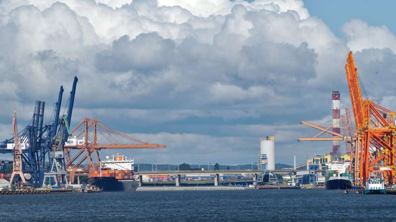 Marine environment at risk due to ship emissions