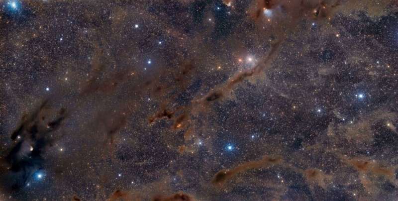Molecular clouds have long lives by constantly reassembling themselves