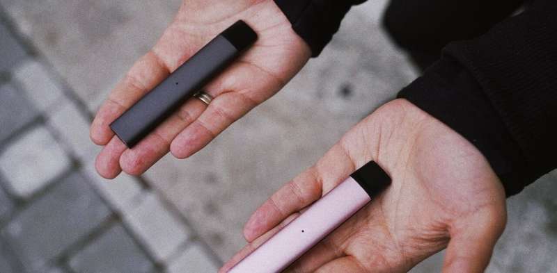 My teen's vaping. What should I say? 3 expert tips on how to approach 'the talk'
