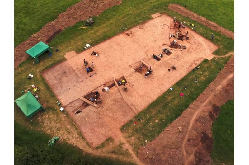 NEOLITHIC BEGINNINGS IN THE WEST MIDLANDS REVEALED