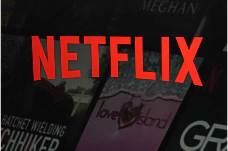 Netflix to charge an additional $8 month for viewers living outside US subscribers' households