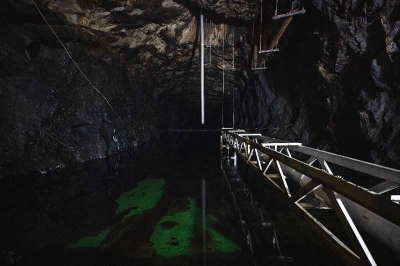 Originally dug out in the early 1970s, the three caverns with a combined volume of 300,000 cubic metres served as an oil storage until the site was abandoned in 1985