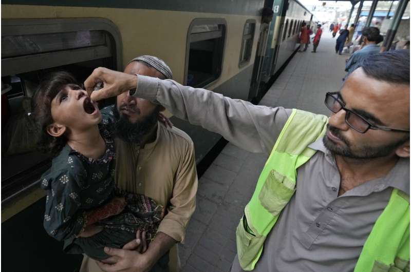 Pakistan officials consider a new way to boost polio vaccination: prison