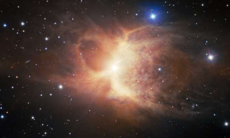 Rare, double-lobe nebula resembles overflowing cosmic 'jug'
