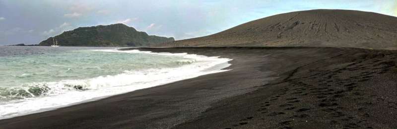 Rare opportunity to study short-lived volcanic island reveals sulfur-metabolizing microbes