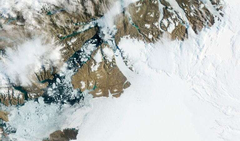 Исследователи обнаружили причину быстрого таяния льда в Гренландии
