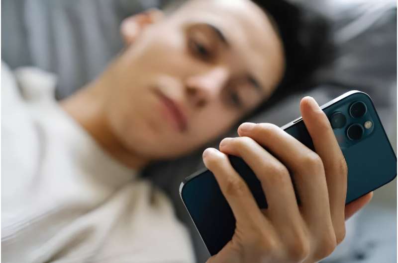 Researchers track global smartphone addiction patterns in largest-ever study