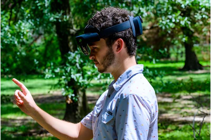 Rice researcher scans tropical forest with mixed-reality device
