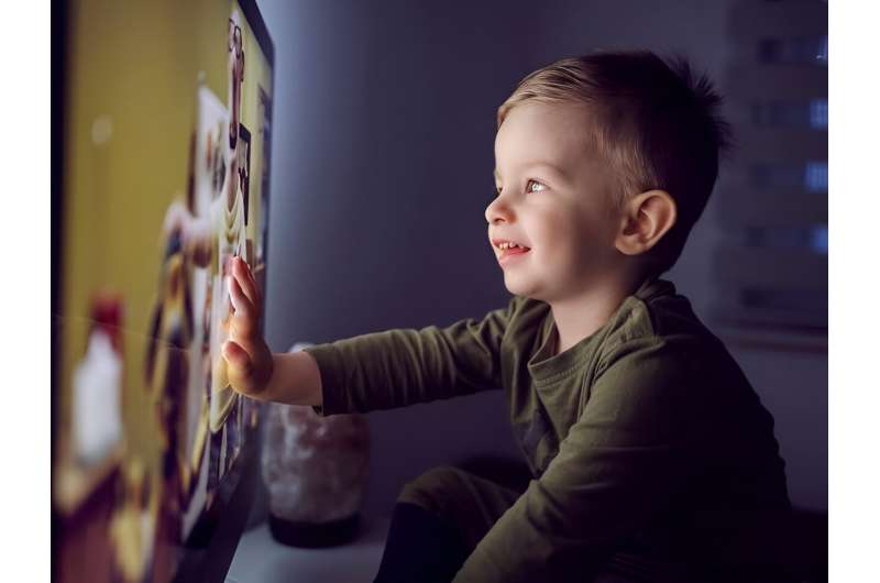 Screen time at age 1 year tied to worse later developmental performance