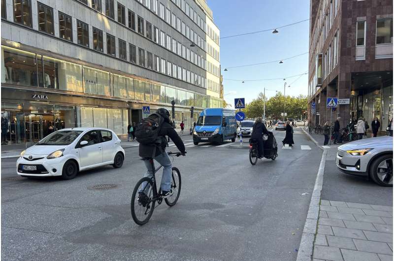 Stockholm to ban gasoline and diesel cars from downtown commercial area in 2025