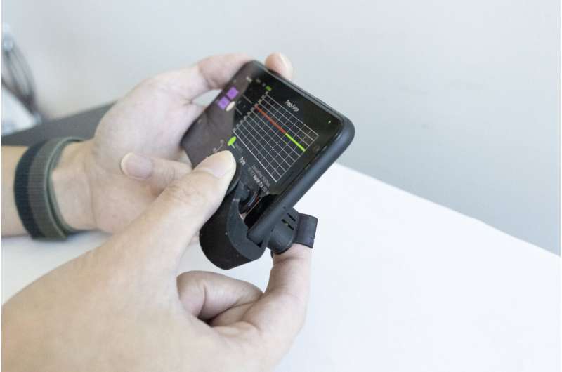 O acessório super econômico para smartphone traz o monitoramento da pressão arterial para a ponta dos seus dedos