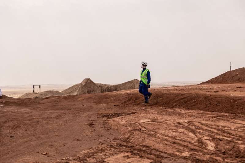 The 20 million tonnes of tailings that have been in contact with uranium  is now spread over 120 hectares of northern Niger in m