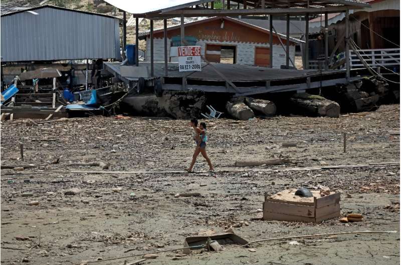The Brazilian federal government has said it will send humanitarian aid to the residents of Amazonas state as they deal with a drought