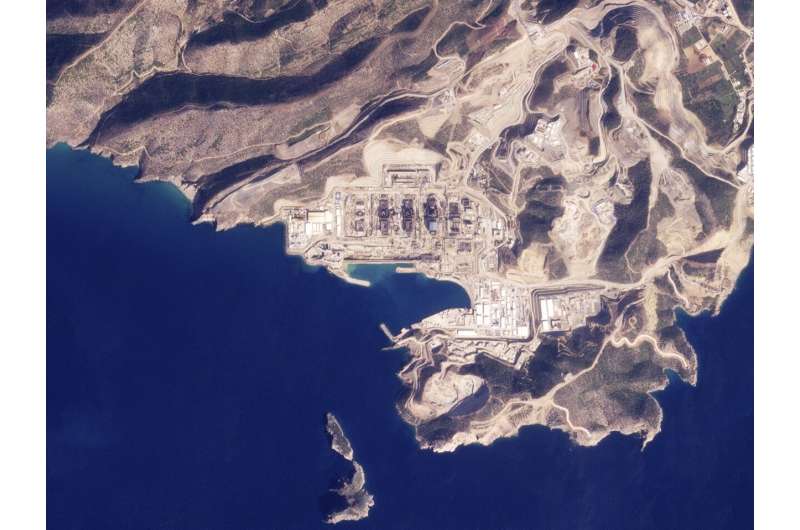 Turkey quake revives debate over nuclear plant being built