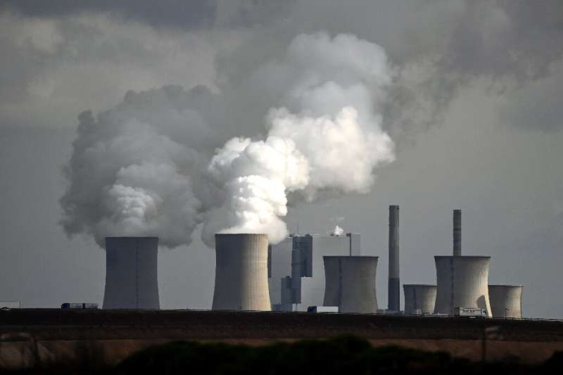 Under the Paris deal's &quot;ratchet&quot; mechanism, signatories are required to periodically renew their emission-cutting plan