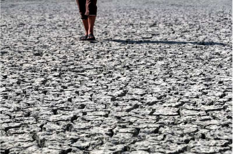 Water supply in Iraq, which the UN ranks as one of the five countries most impacted by some effects of climate change, is in a d