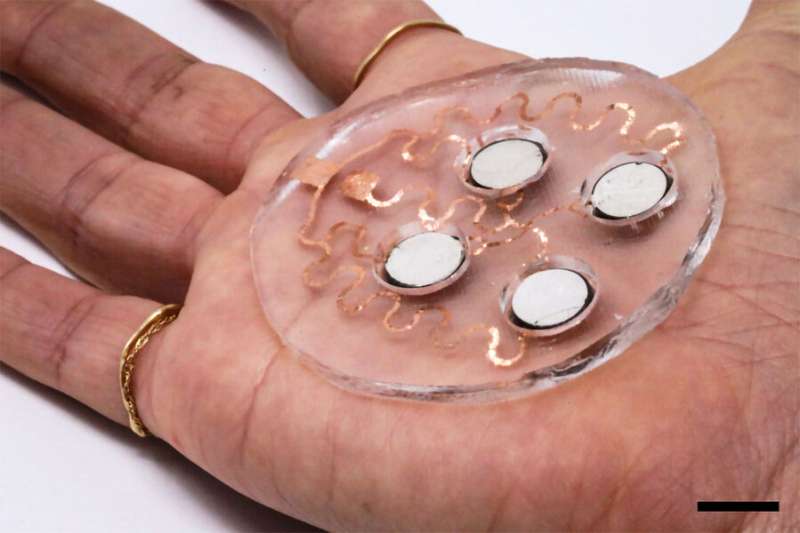 Wearable patch can painlessly deliver drugs through the skin 