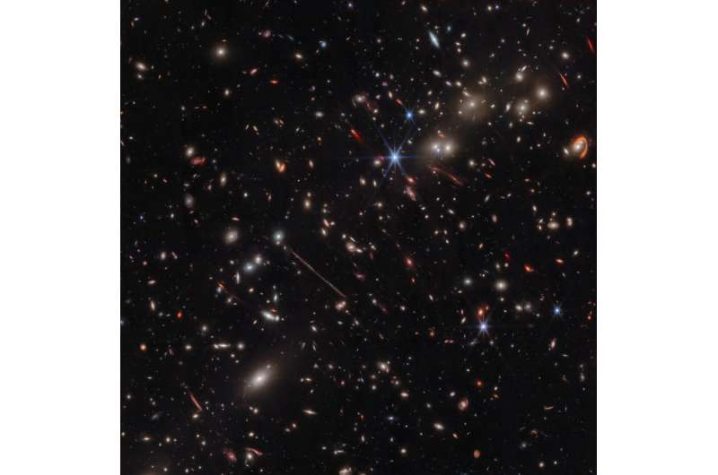 Webb spotlights gravitational arcs in 'El Gordo' galaxy cluster