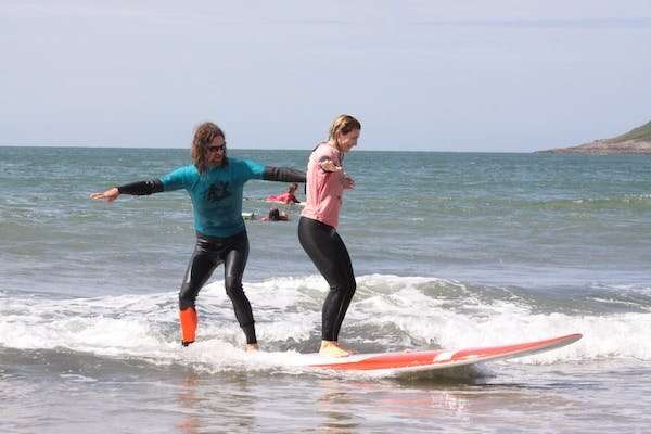 Why surfing can be beneficial for people with brain injuries