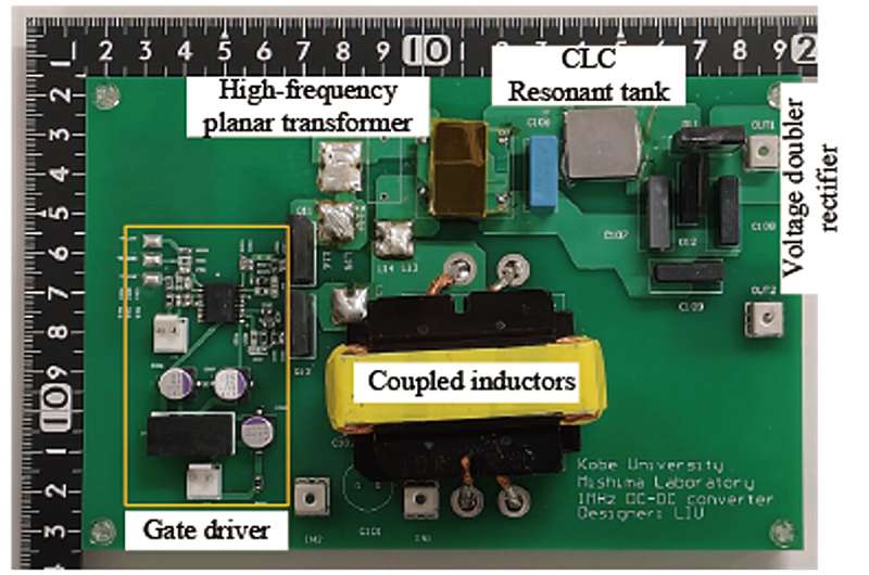 A high-boost and high-efficiency DC power converter