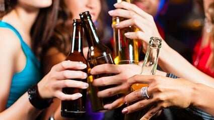 Binge drinking boosts heart risks, especially for women 