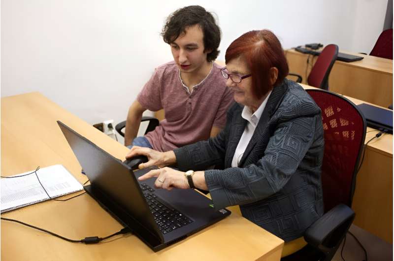 Czech Wikipedia launched the &quot;Seniors Write Wikipedia&quot; project in 2013
