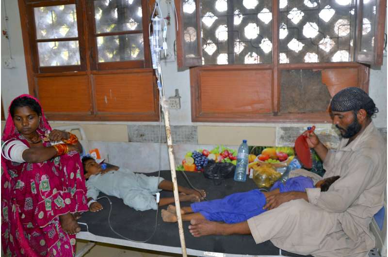 Doctors treat hundreds of victims of heatstroke in Pakistan after heat wave hits the country