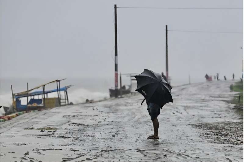 Forecasters predicted gusts of up to 130 kilometres (81 miles) per hour from Cyclone Remal