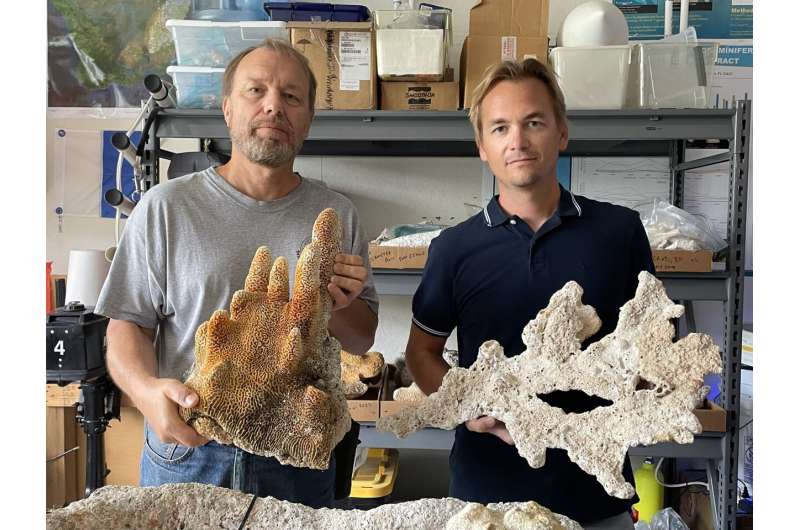 Going 'back to the future' to forecast the fate of a dead Florida coral reef