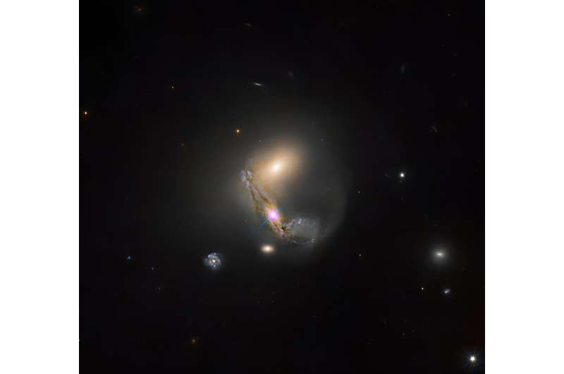Hubble glimpses a bright galaxy group