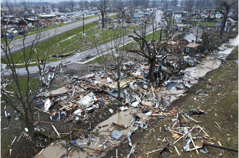 Meteorologists say this year's warm winter provided key ingredient for Midwest killer tornadoes