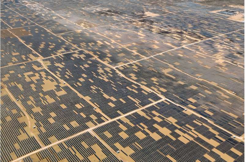 Most of the world's biggest operational solar farms are in China