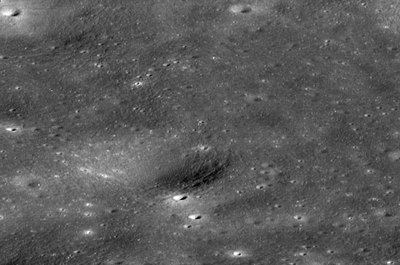 NASA's LRO finds photo op as it zips past South Korea's Danuri moon orbiter