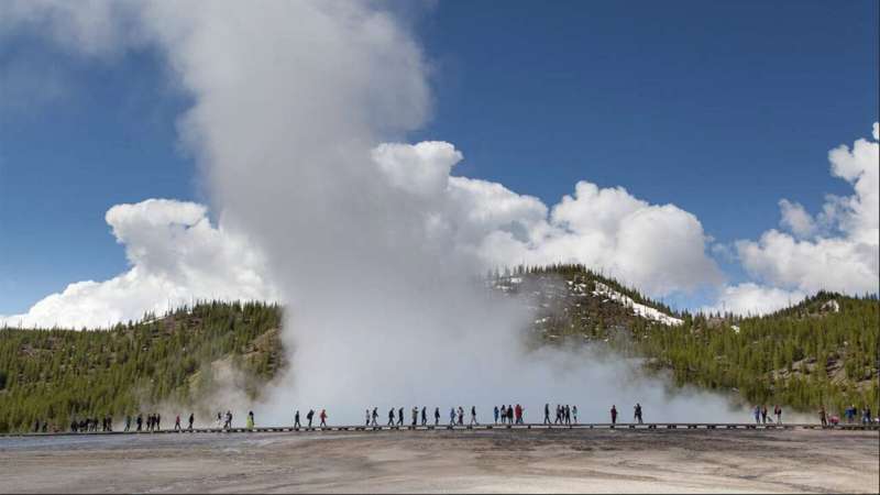 Out of the park: new research tallies total carbon impact of tourism at Yellowstone