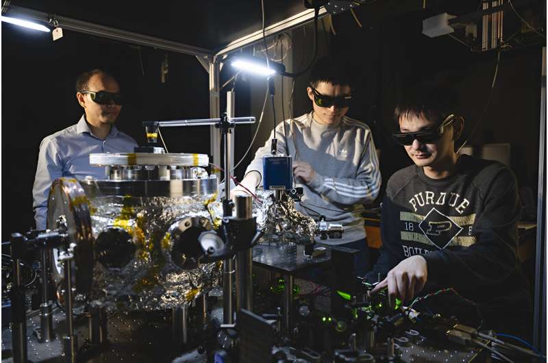 Physicists throw international’s smallest disco birthday party with a levitating ball of fluorescent nanodiamond