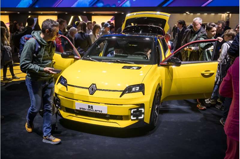 Renault is already pushing strongly into the small electric vehicle segment with the launch of its retro R5 E-Tech model