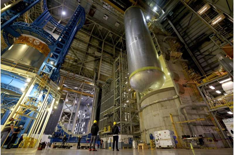 Rocket propellant tanks for NASA's Artemis III mission take shape