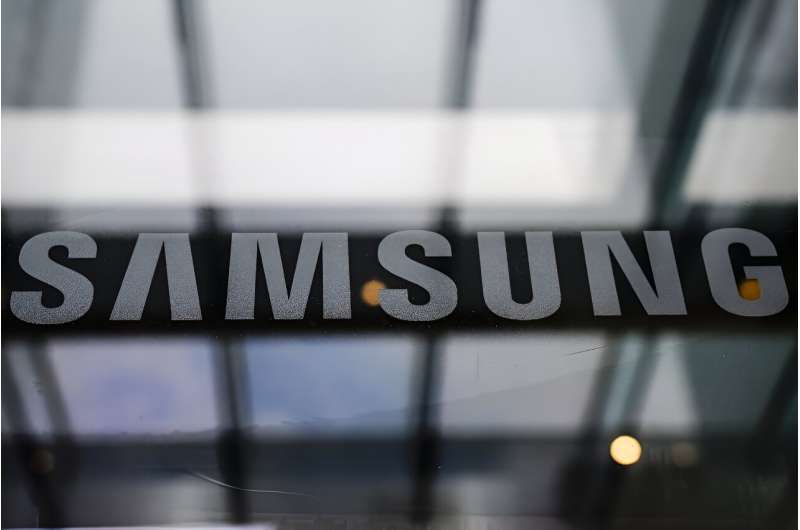 Samsung Electronics on Wednesday reported that operating profits for the second quarter soared $7.5 billion on-year