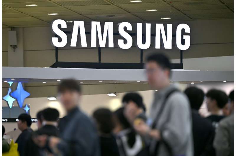 Samsung said a focus on &quot;high-valued-added products&quot; played a major role in its Q1 bounceback