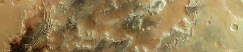 Signs of 'spider' phenomenon on Mars