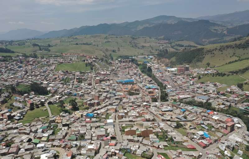 Some 10 million people in the Colombian capital and surrounds will be impacted by measures which started Thursday and impose 24-hours of no water every ten days, according to the sector they live in