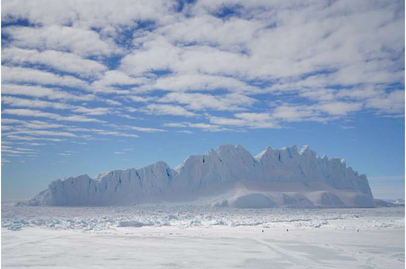 Une étude montre un lien entre l'évolution asymétrique de la calotte glaciaire polaire et le climat mondial