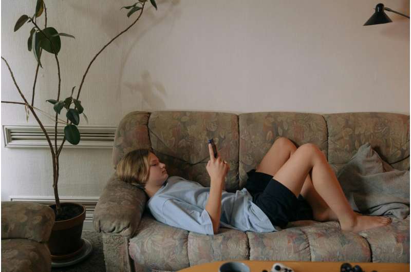 teen using Smartphone